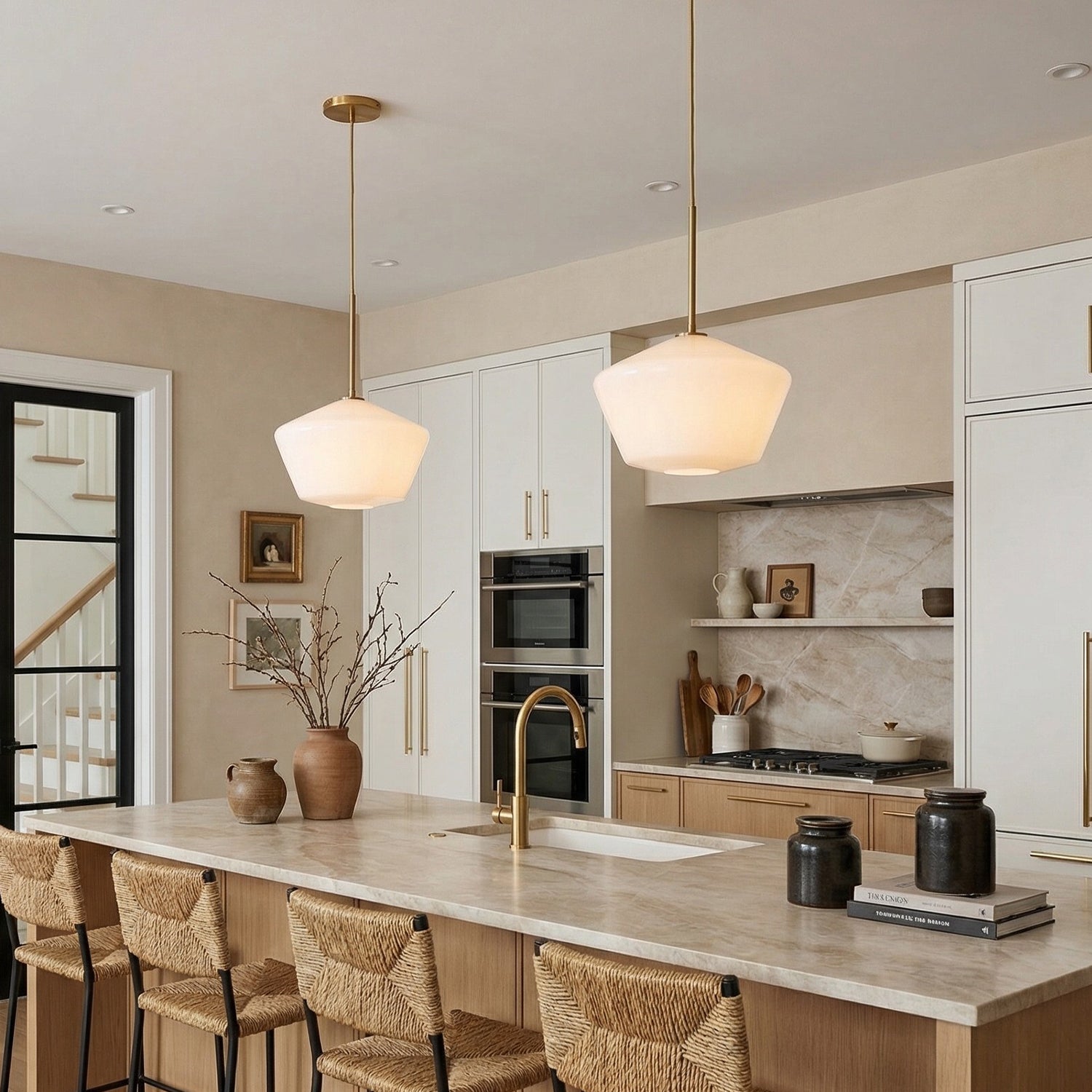 Modern Geo-shaped Glass Shade Brass Pendant Light (3).jpg__PID:2a1b2a30-9728-4e76-960f-1627b18fbfa2