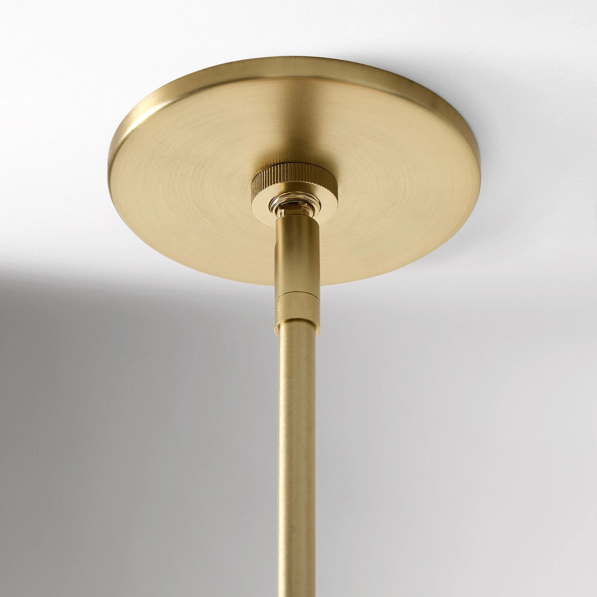 Antique_Messing_Tiered_Milk Glass_Pendant_Light_19.webp__PID:eec6ceac-745e-4de9-a3e4-e4d0d09f0d06