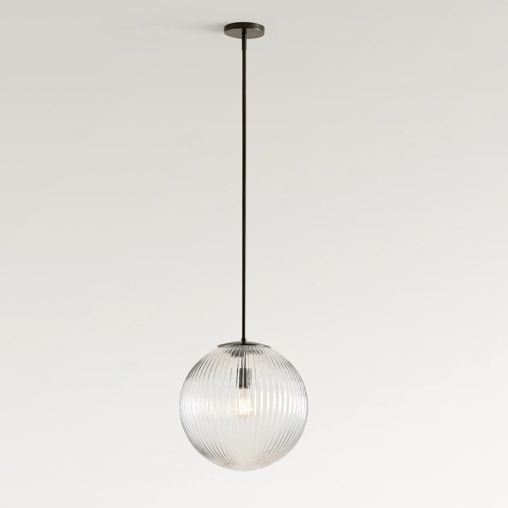 cooper-ribbed-glass-pendant_15_283437e5-3932-4dc7-b400-2b05b42af909.webp__PID:adbb0cc0-775e-4356-8372-3ce9587026cd