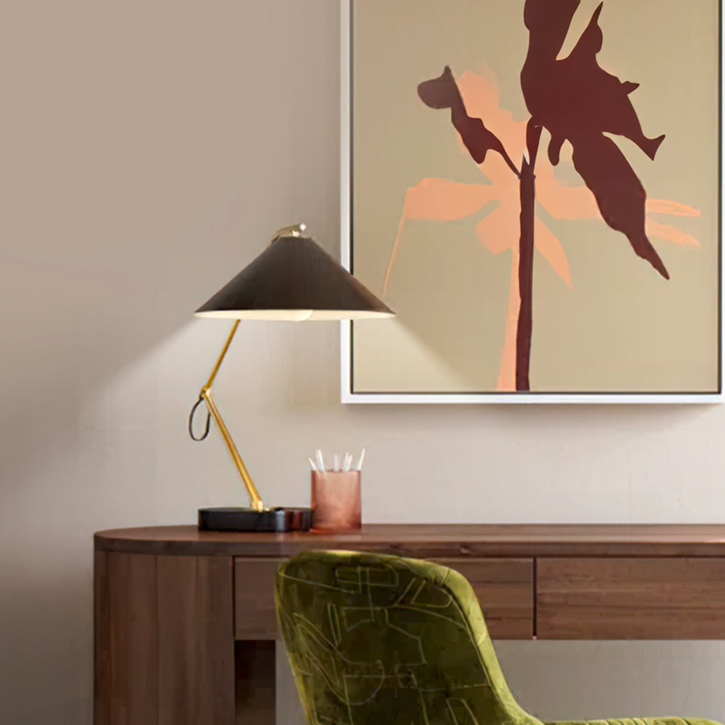 Modern Metal Black and Gold USB Desk Lamp (4).webp__PID:370c5b5e-1f42-4587-9b30-76f57483cf22