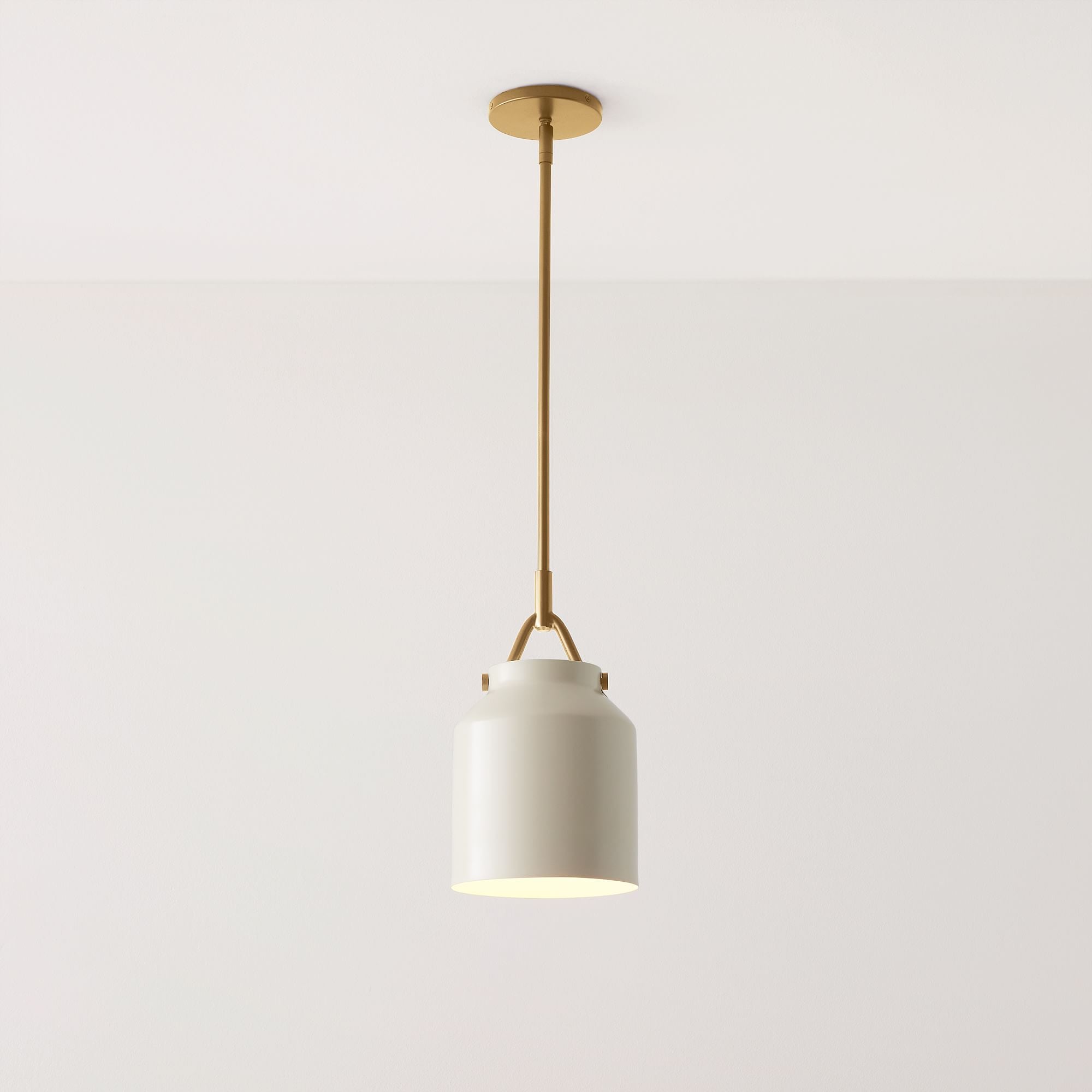 Nordic-Minimalist-Mondrian-Matte-Metal-Pendant-Light-Brass (3).webp__PID:fd59aeb2-4cd3-4541-8706-336c989c7c1d