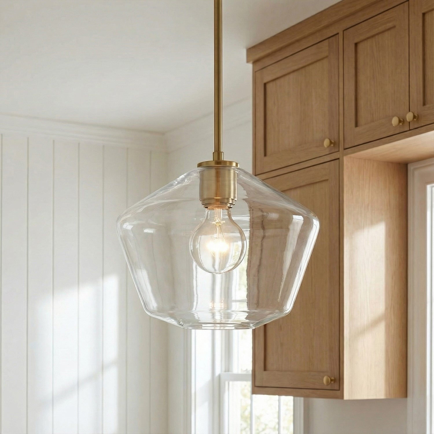 Modern Geo-shaped Glass Shade Brass Pendant Light (9).jpg__PID:fe76160f-1627-418f-bfa2-9a8ce15a998b