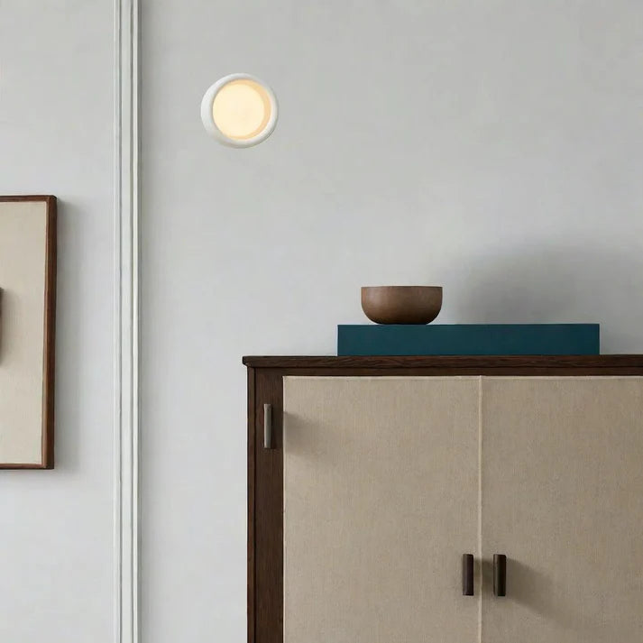 Modern Elegant Porcelain Wall Sconce (20).webp__PID:6df068d3-d9d9-45e4-a68f-4904621cd390